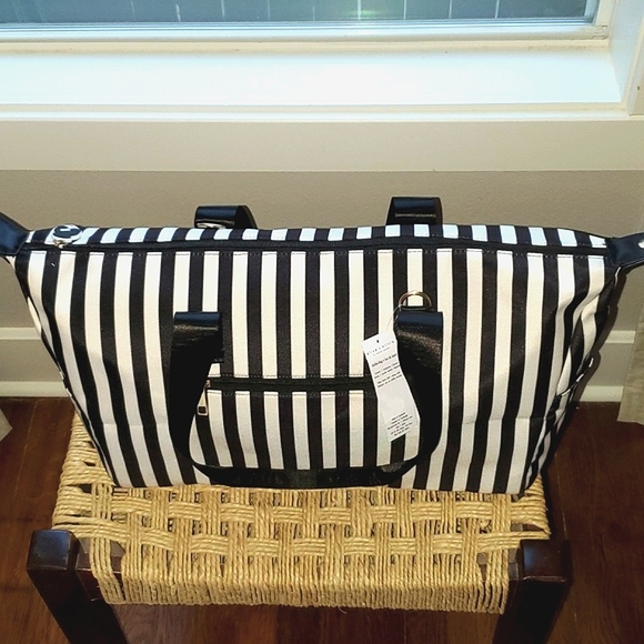 NWT Alice + Olivia Duffle Bag - Picture 6 of 14